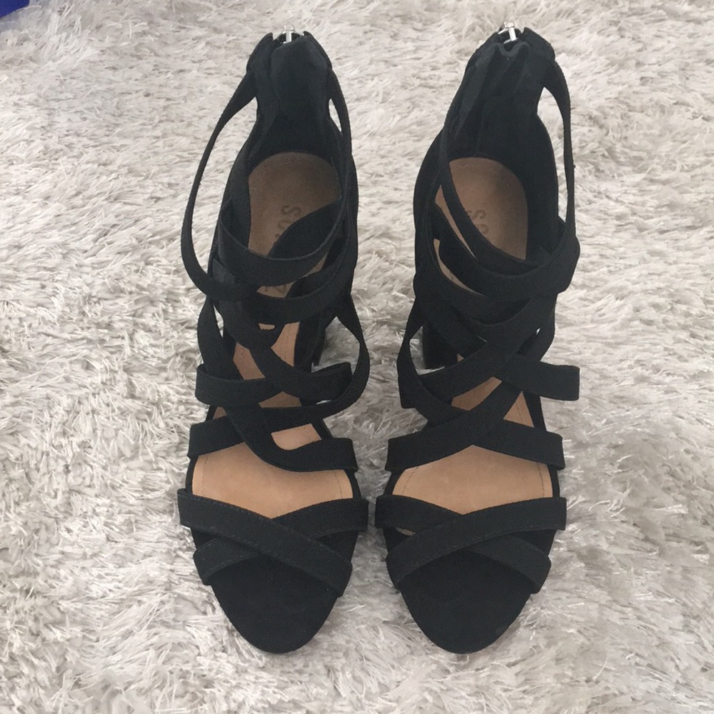 NWT Schutz Black Stappy Sandals Size 6.5